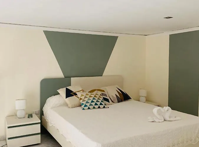 Lägenhet La Casetta In Centro Neapel