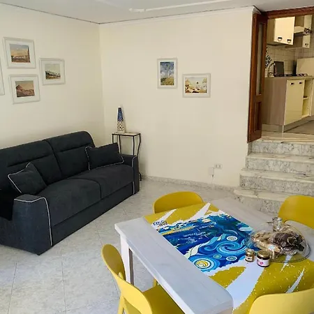 Apartment La Casetta In Centro Neapel